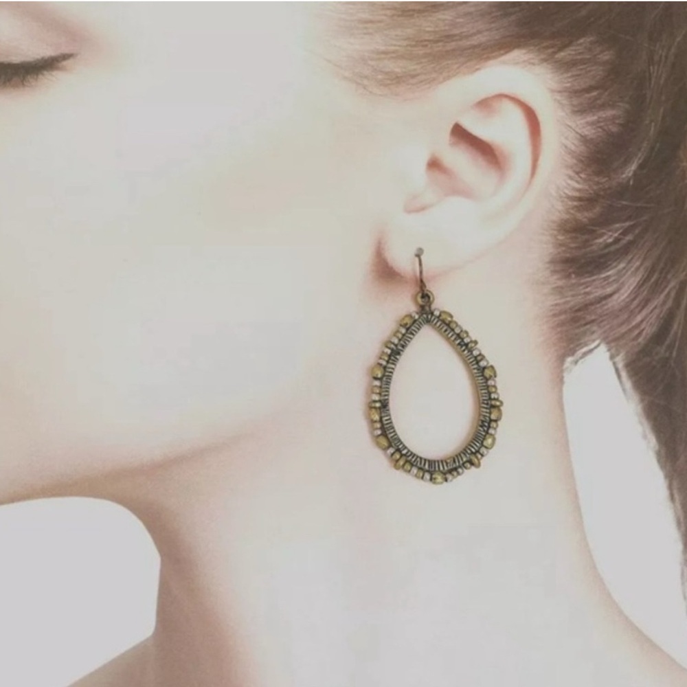 Elegant Gold Teardrop Earrings